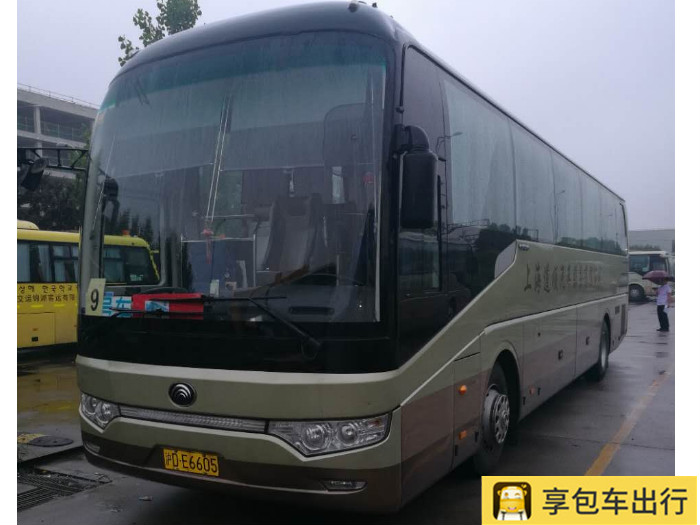 53座宇通大巴车(可坐乘客53人)