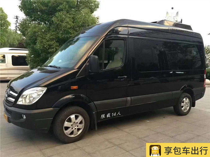 14座福特全顺大型商务车（可坐乘客14人）