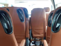 13座金龙大型商务车