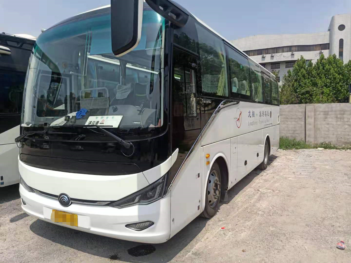 53座宇通大巴车（可坐乘客53人）