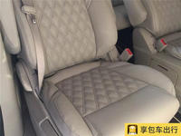 6座别克GL8小型商务车